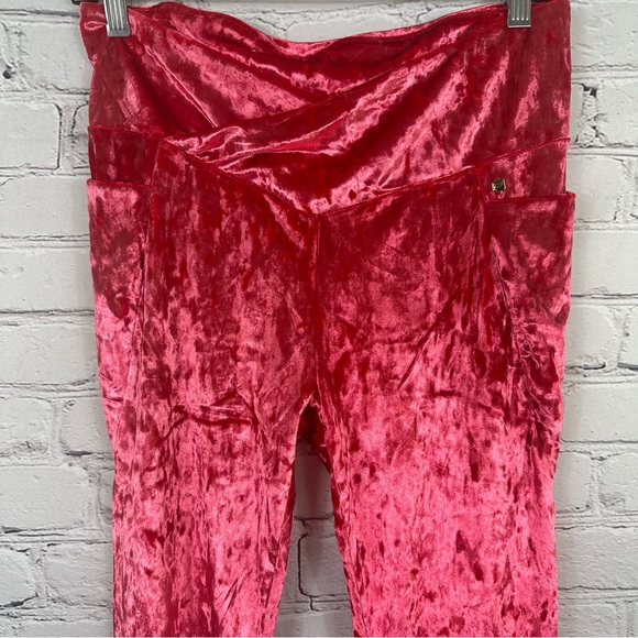 FABLETICS CRUSHED VELOUR CROSSOVER STRAWBERRY 🍓 RED LEGGINGS SIZE (L) - Picture 6 of 12